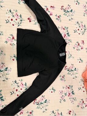 PINK Victoria's Secret Black Long-Sleeve Crewneck Shirt